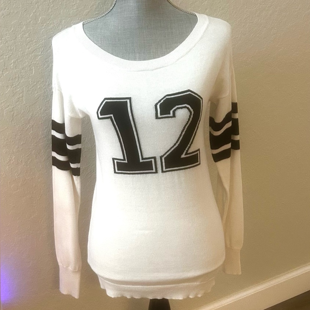 Arizona Jean Company White Sweater